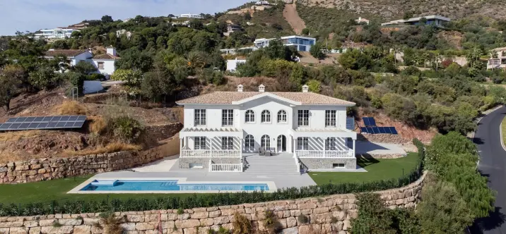 Sale of detached villa in Benahavís 0