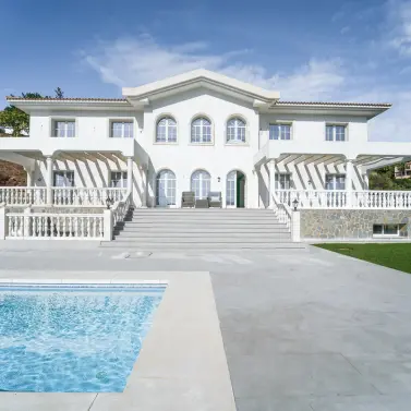 Sale of detached villa in Benahavís