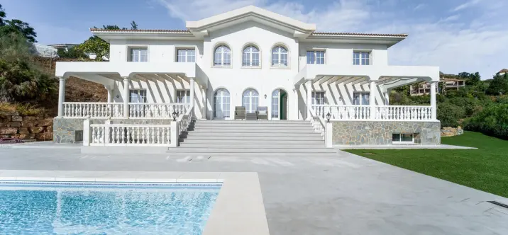 Sale of detached villa in Benahavís 1