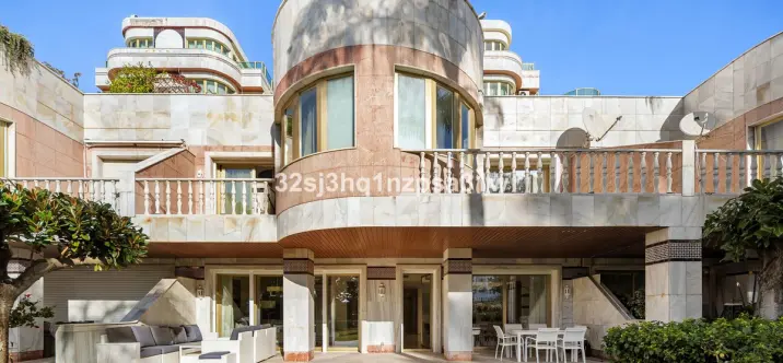 Продажа апартаментов на первом этаже в Marbella 0