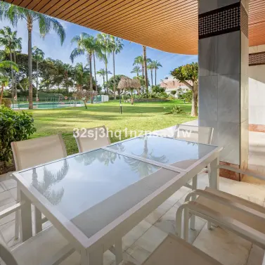 Продажа апартаментов на первом этаже в Marbella