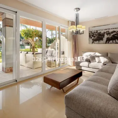 Продажа апартаментов на первом этаже в Marbella