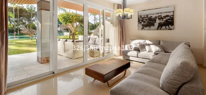 Продажа апартаментов на первом этаже в Marbella 2