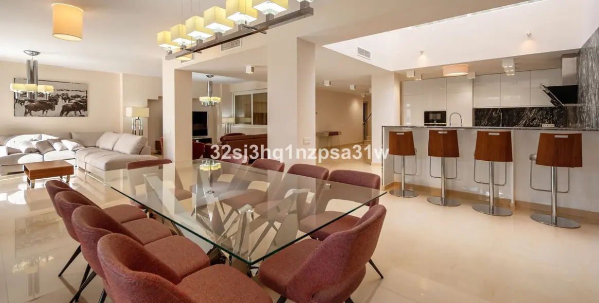 Продажа апартаментов на первом этаже в Marbella 4