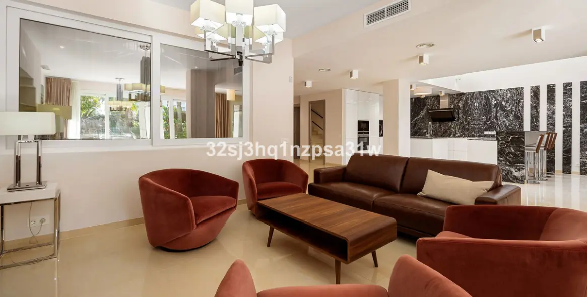 Продажа апартаментов на первом этаже в Marbella 5