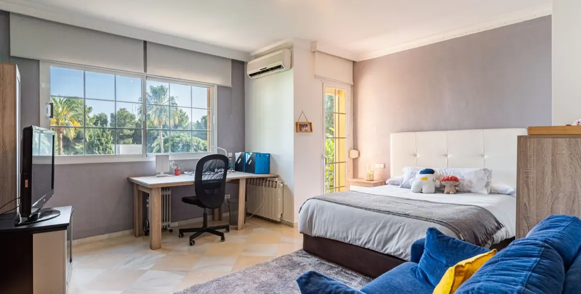 Venta de villa independiente en Nueva Andalucía 16