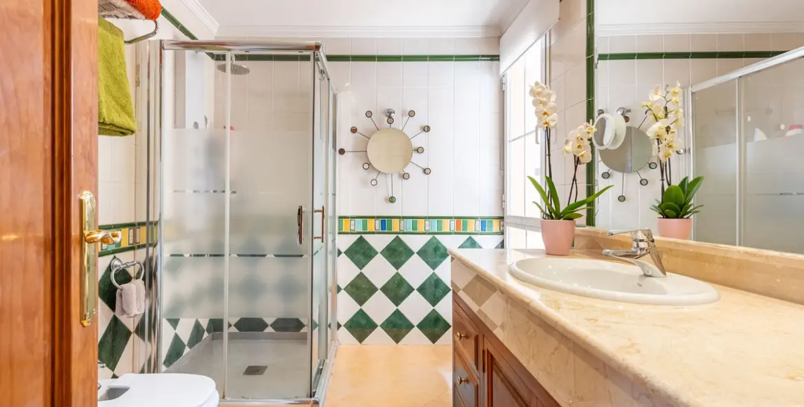 Venta de villa independiente en Nueva Andalucía 17