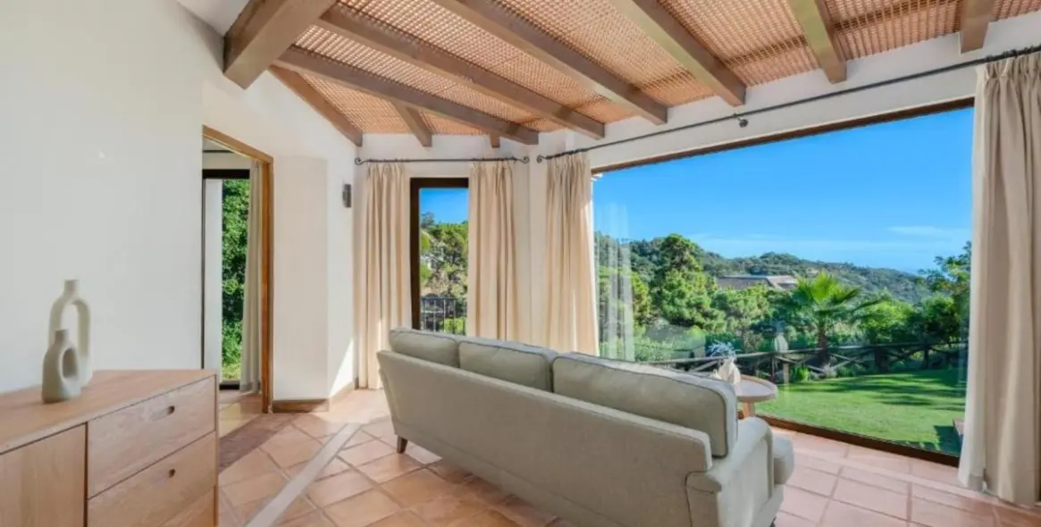 Продажа  отдельно стоящей виллы в La Zagaleta 12