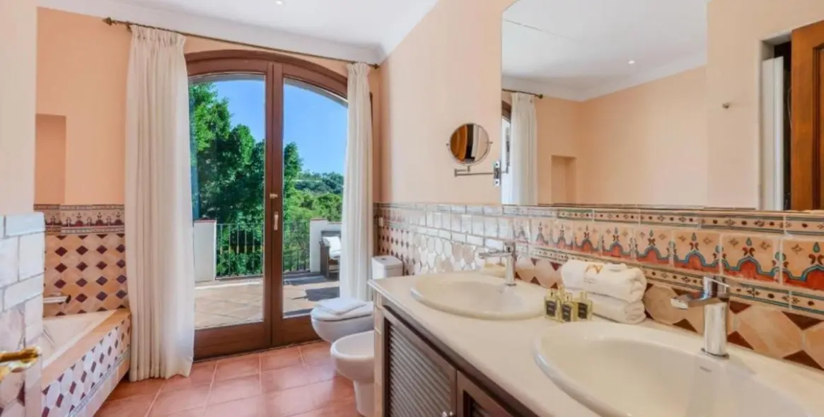 Продажа  отдельно стоящей виллы в La Zagaleta 17