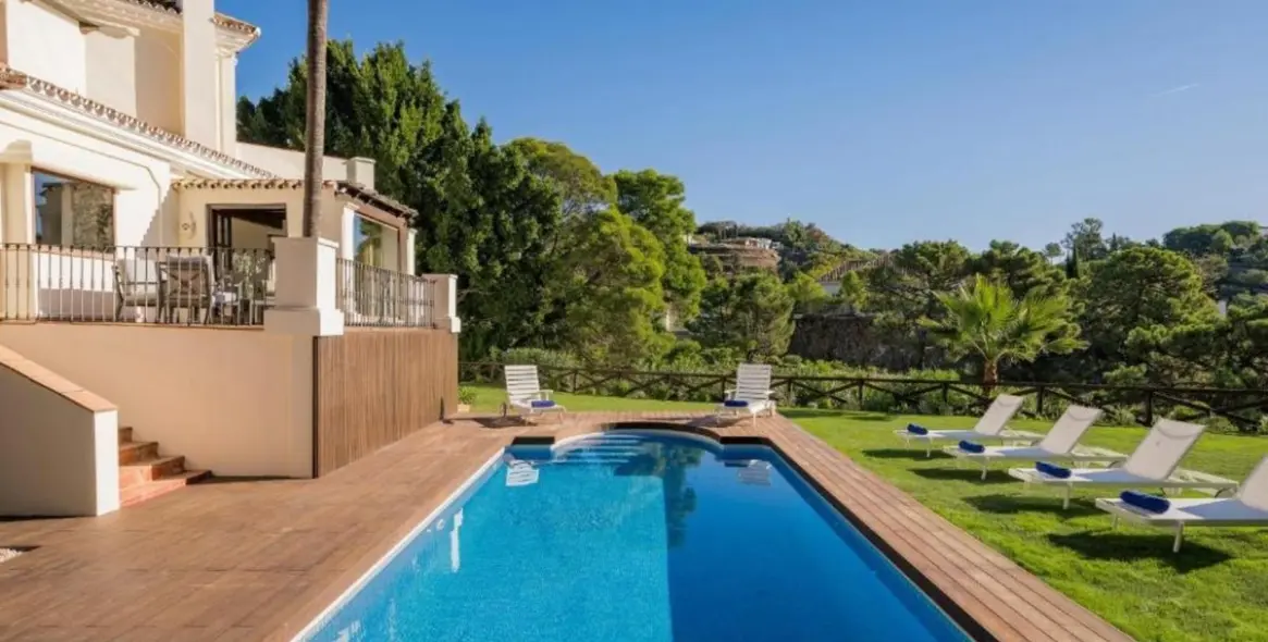 Продажа  отдельно стоящей виллы в La Zagaleta 32