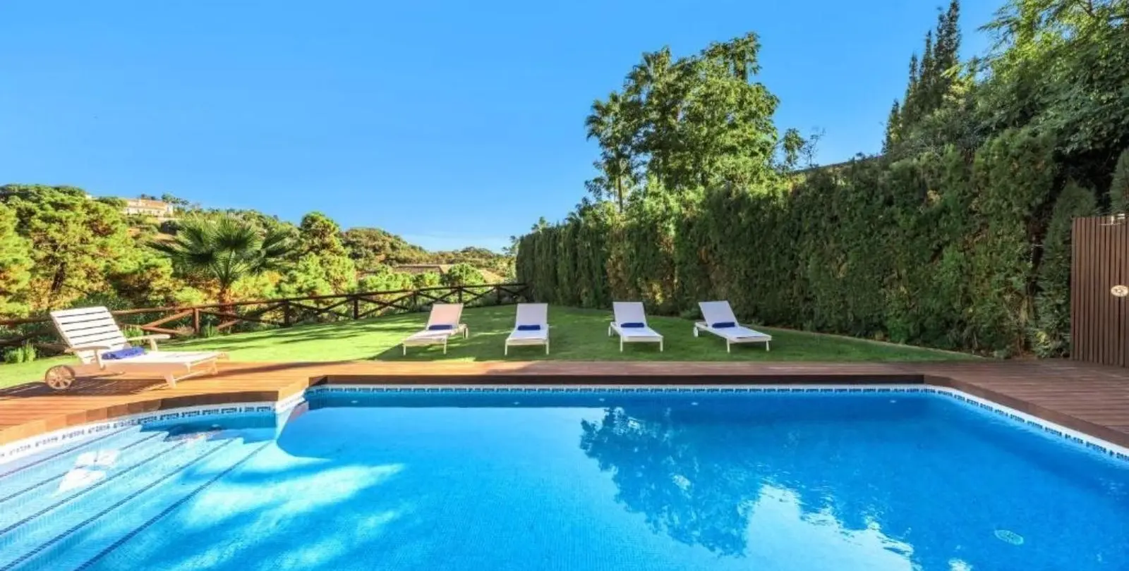 Sale of detached villa in La Zagaleta 9