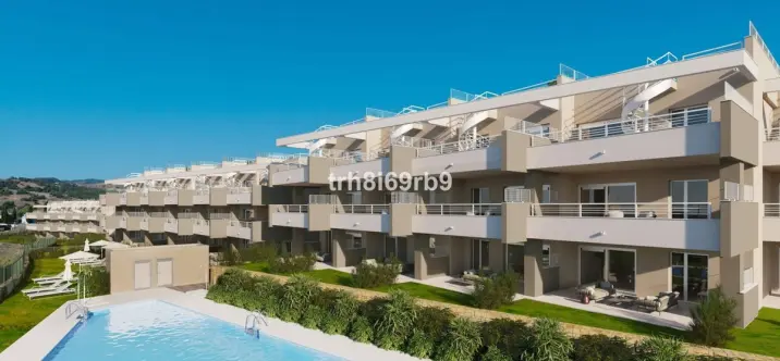 Short-term rent of ground floor apartment in Estepona 0