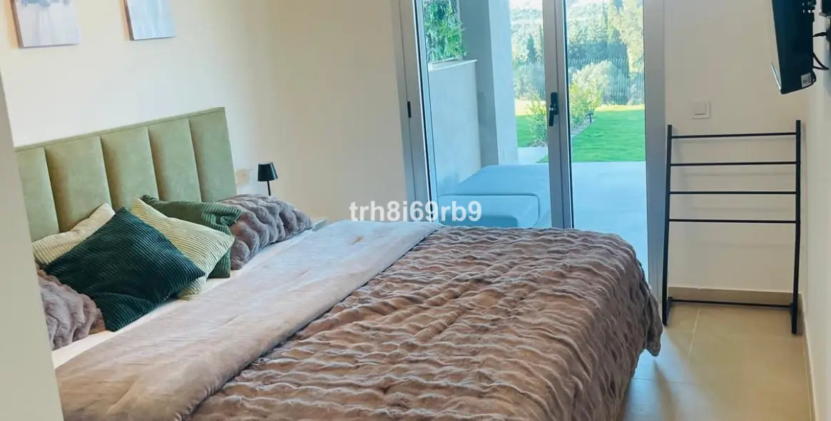 Short-term rent of ground floor apartment in Estepona 13