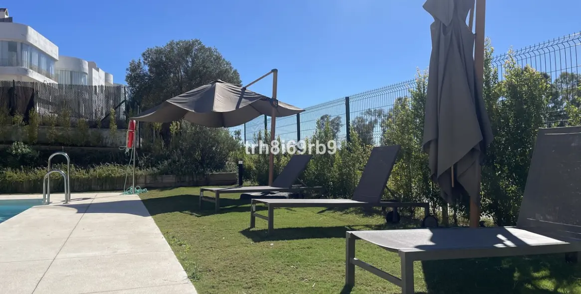 Short-term rent of ground floor apartment in Estepona 28