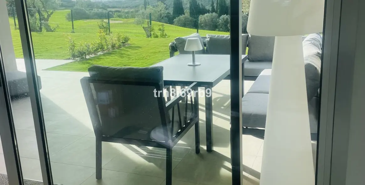 Short-term rent of ground floor apartment in Estepona 40