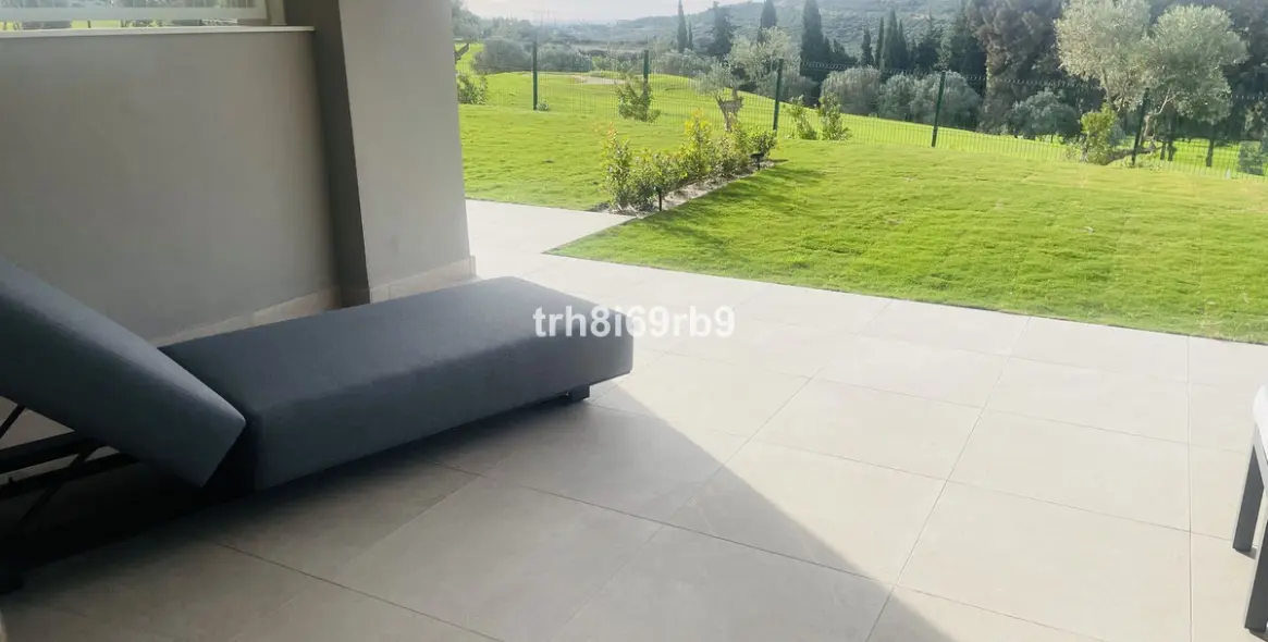 Short-term rent of ground floor apartment in Estepona 42