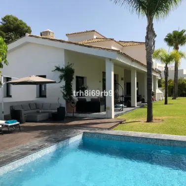 Short-term rent of detached villa in Benahavís