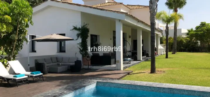 Short-term rent of detached villa in Benahavís 1