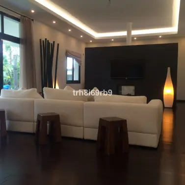 Short-term rent of detached villa in Benahavís