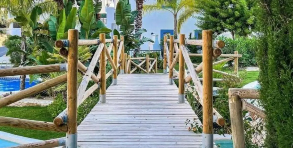 Long-term rent of penthouse duplex in El Paraiso 2