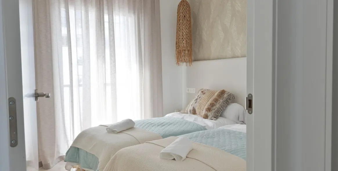 Long-term rent of penthouse duplex in El Paraiso 8