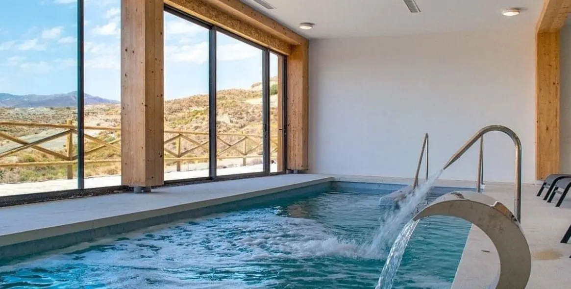 Long-term rent of penthouse duplex in El Paraiso 15