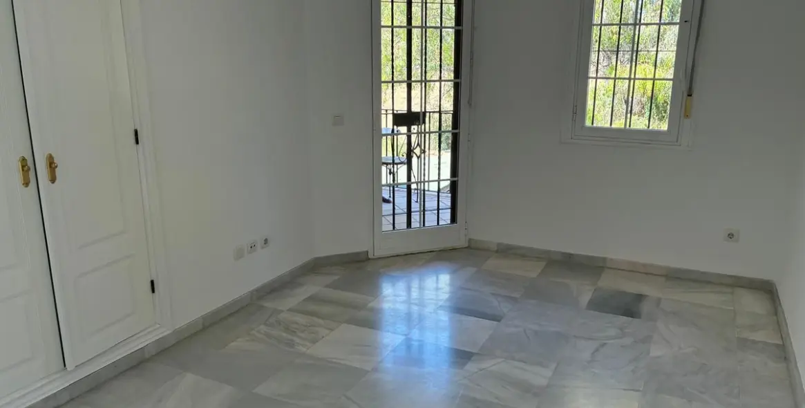 Long-term rent of semi-detached house in Guadalmina Alta 16