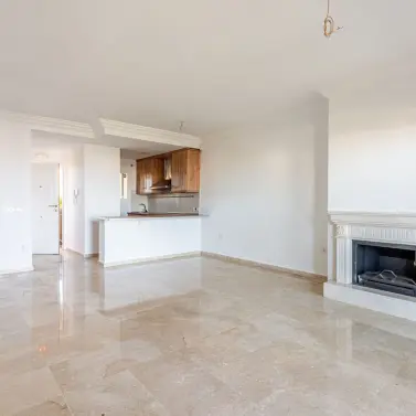 Продажа апартаментов на среднем этаже в Selwo