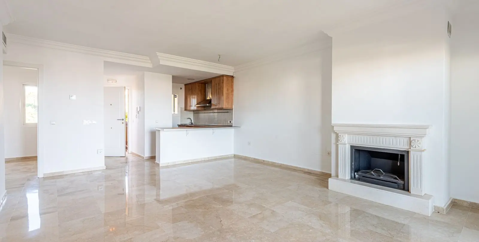 Sale of middle floor apartment in Selwo 6