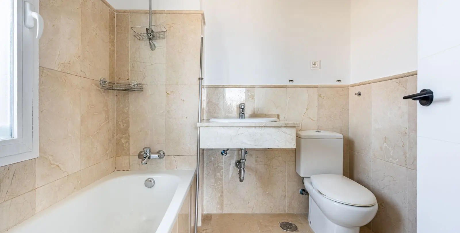 Sale of middle floor apartment in Selwo 12