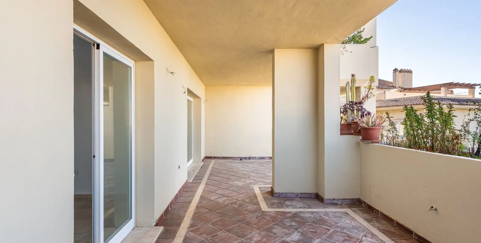 Sale of middle floor apartment in Selwo 20