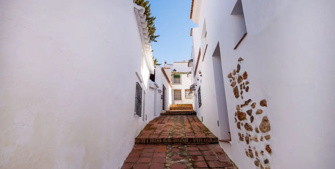 Продажа таунхауса в Comares 3