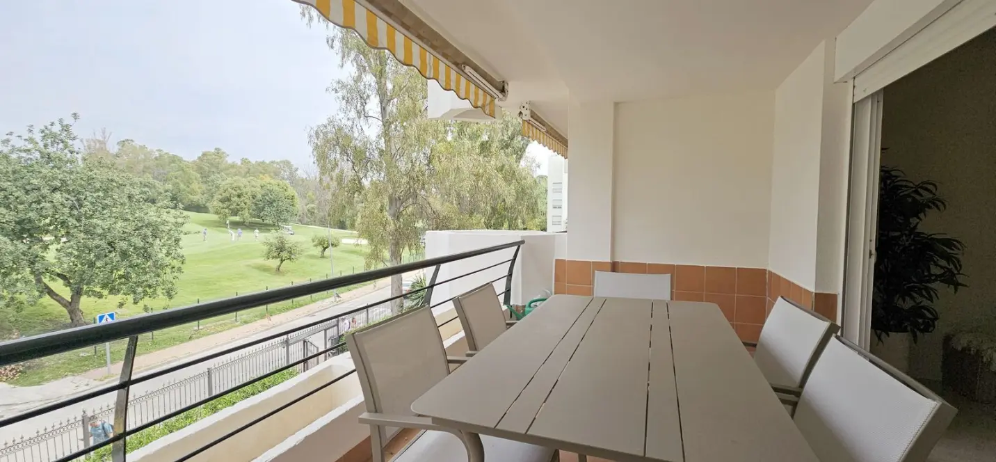 Sale of middle floor apartment in Guadalmina Alta 0