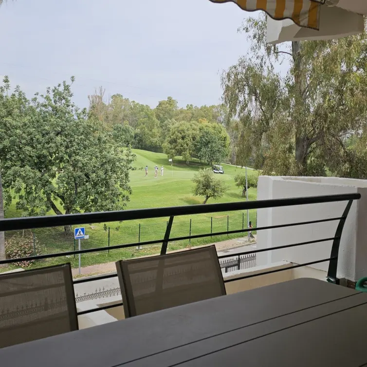 Sale of middle floor apartment in Guadalmina Alta
