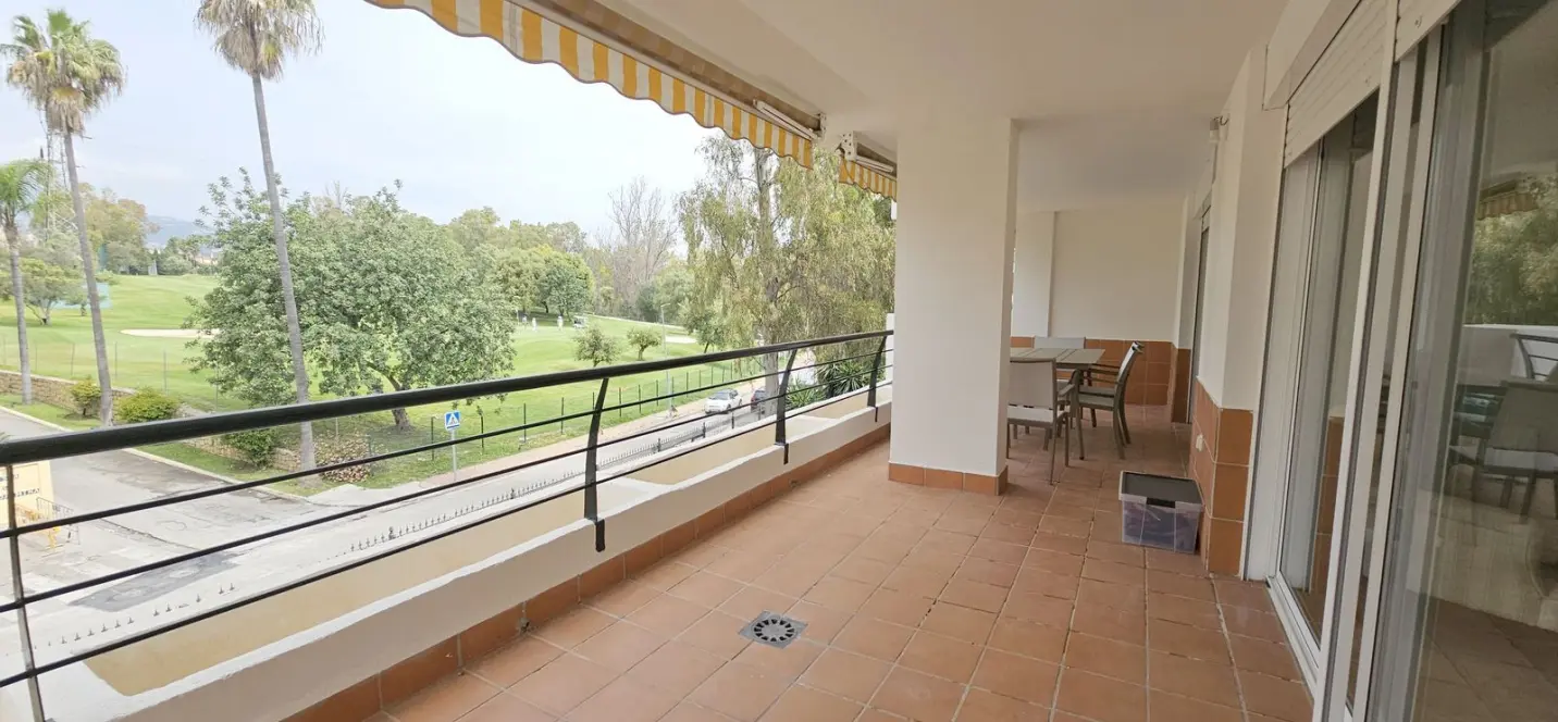Sale of middle floor apartment in Guadalmina Alta 3