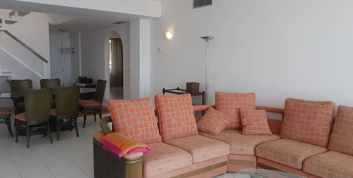 Продажа пентхауса в Miraflores 4