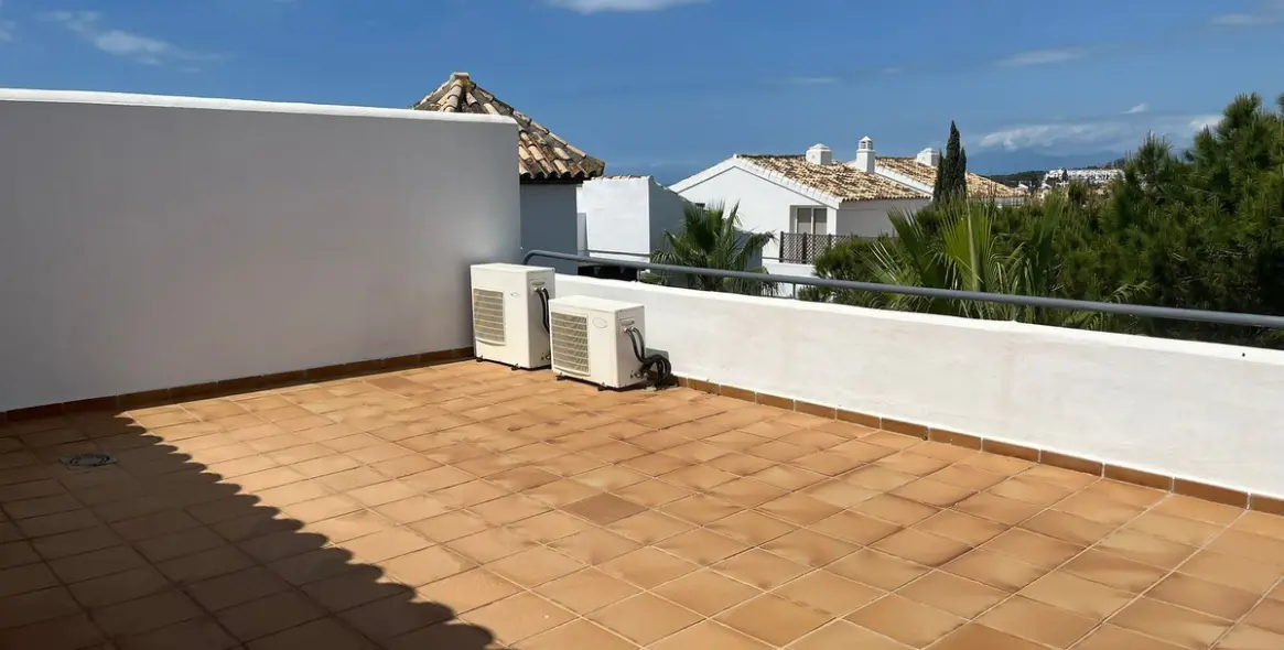 Sale of penthouse in Riviera del Sol 45