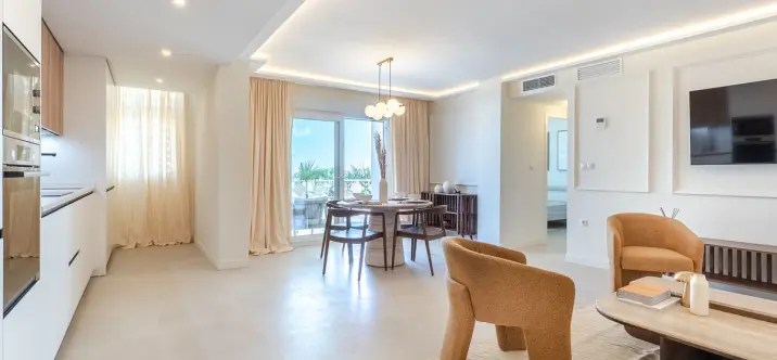 Продажа апартаментов на среднем этаже в Las Chapas 1