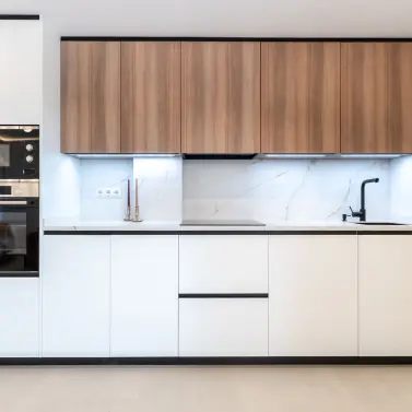 Продажа апартаментов на среднем этаже в Las Chapas