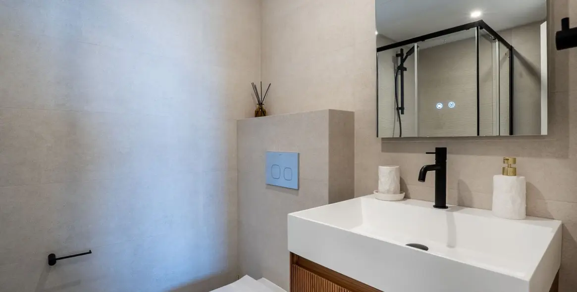 Продажа апартаментов на среднем этаже в Las Chapas 25