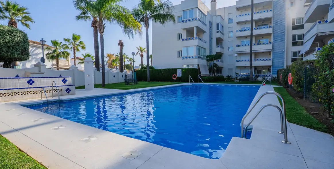 Продажа апартаментов на среднем этаже в Las Chapas 27