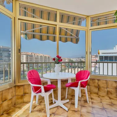 Sale of middle floor apartment in Fuengirola