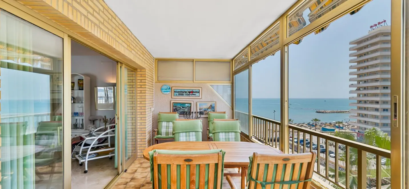 Sale of middle floor apartment in Fuengirola 3