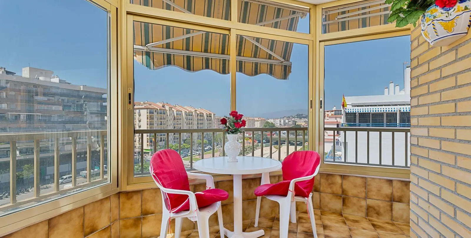 Venta de apartamento en planta media en Fuengirola 5