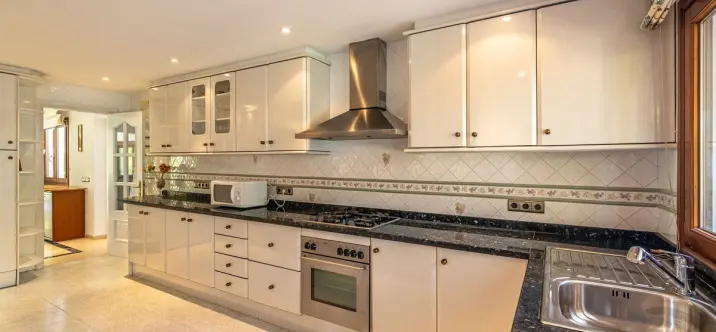 Продажа  отдельно стоящей виллы в New Golden Mile 3