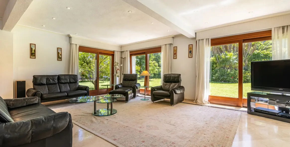 Продажа  отдельно стоящей виллы в New Golden Mile 7