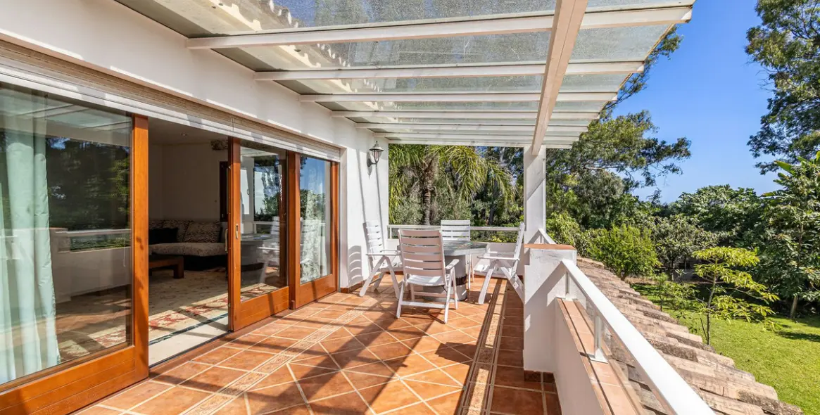 Продажа  отдельно стоящей виллы в New Golden Mile 8