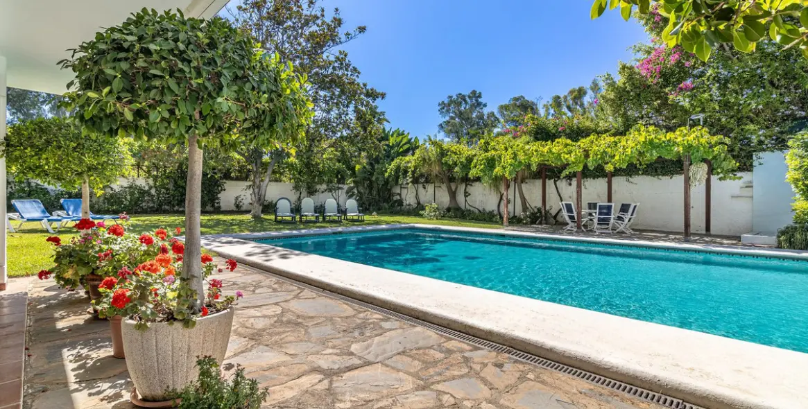 Продажа  отдельно стоящей виллы в New Golden Mile 29