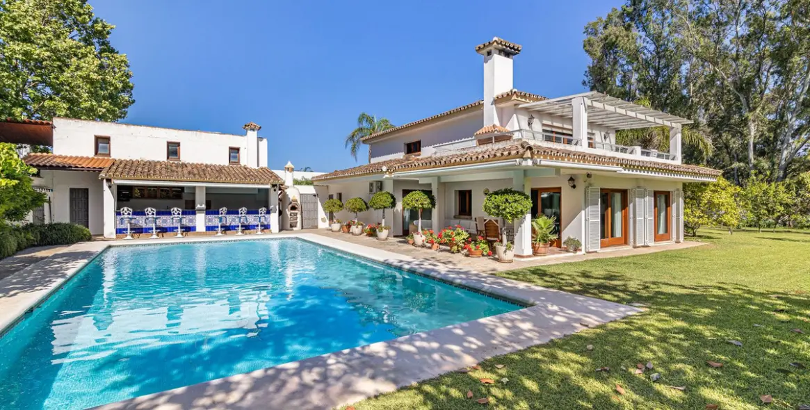 Продажа  отдельно стоящей виллы в New Golden Mile 34