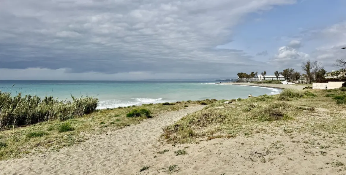 Продажа  отдельно стоящей виллы в New Golden Mile 41